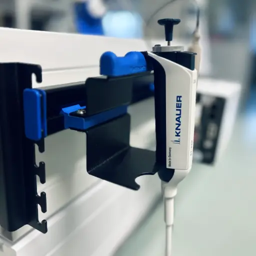 [A700887] AZURA® SmartClick Holder for pipettes with hook